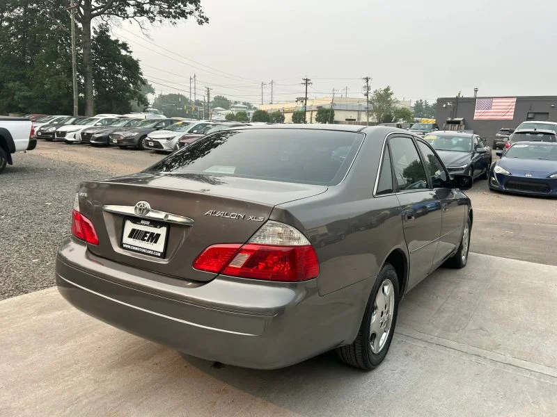 Used 2004 Gray Toyota XLS Sedan 4D image 28