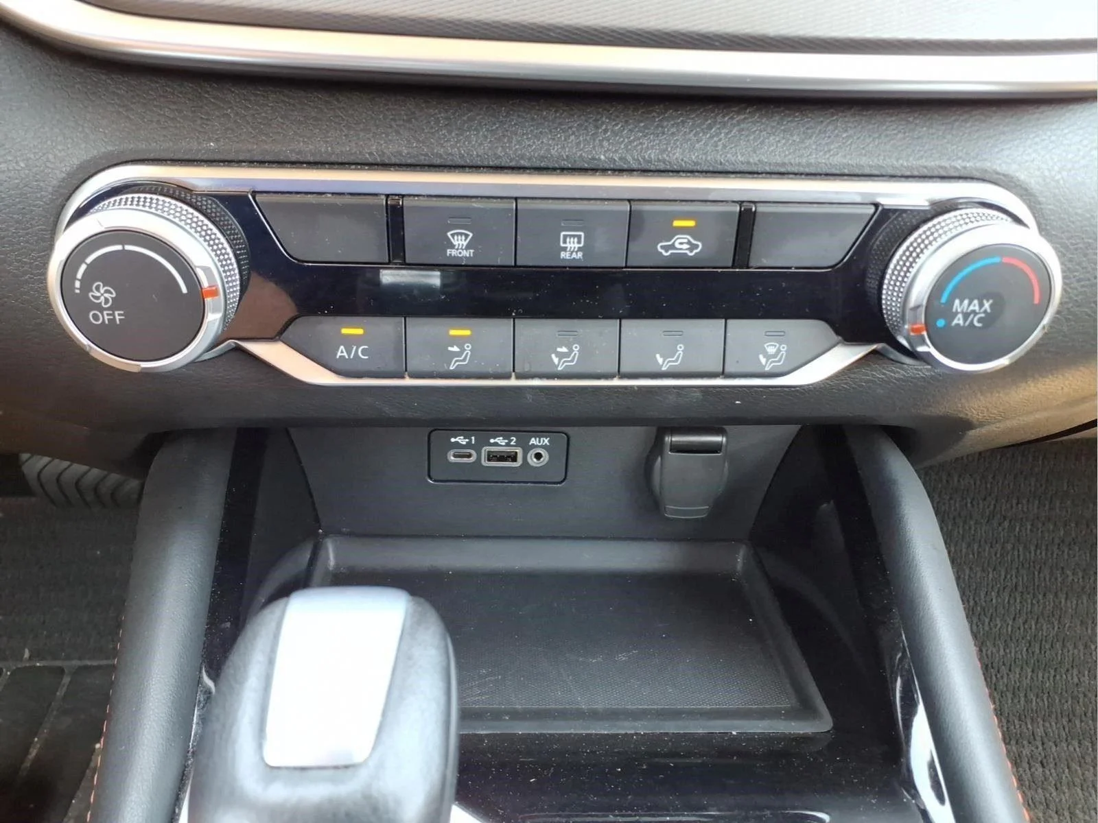 Used 2025 Brilliant Silver Metallic Nissan SR image 24