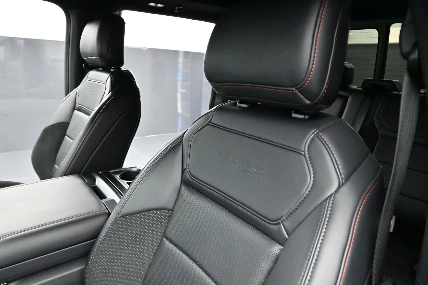 Used 2024 Avalanche Gray Ford Raptor image 16