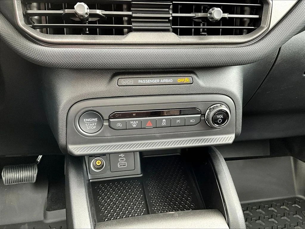New 2026 Carbonized Gray Metallic Ford Outer Banks® image 20