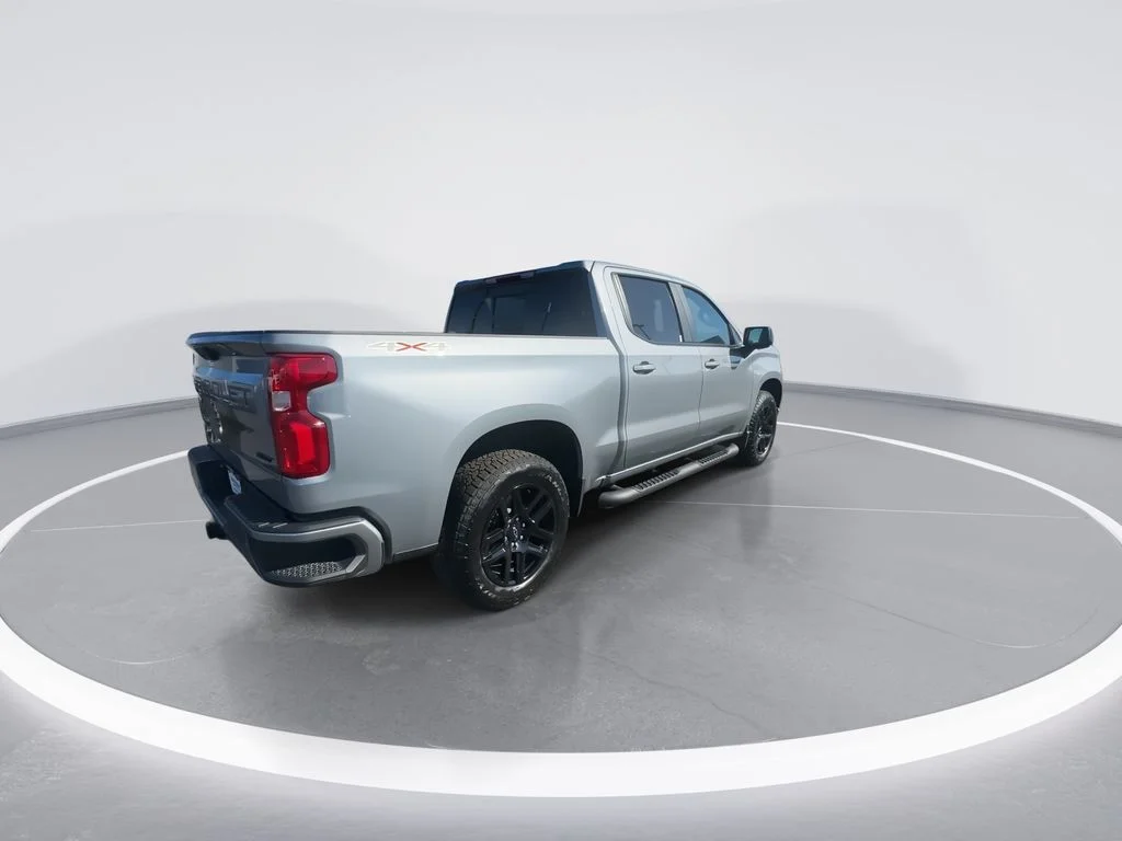 Used 2025 Gray Chevrolet RST image 8
