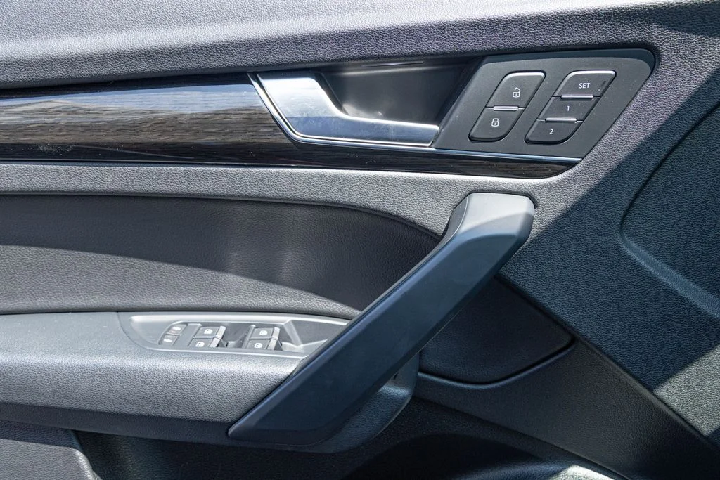 Used 2020  Audi 45 Premium image 25