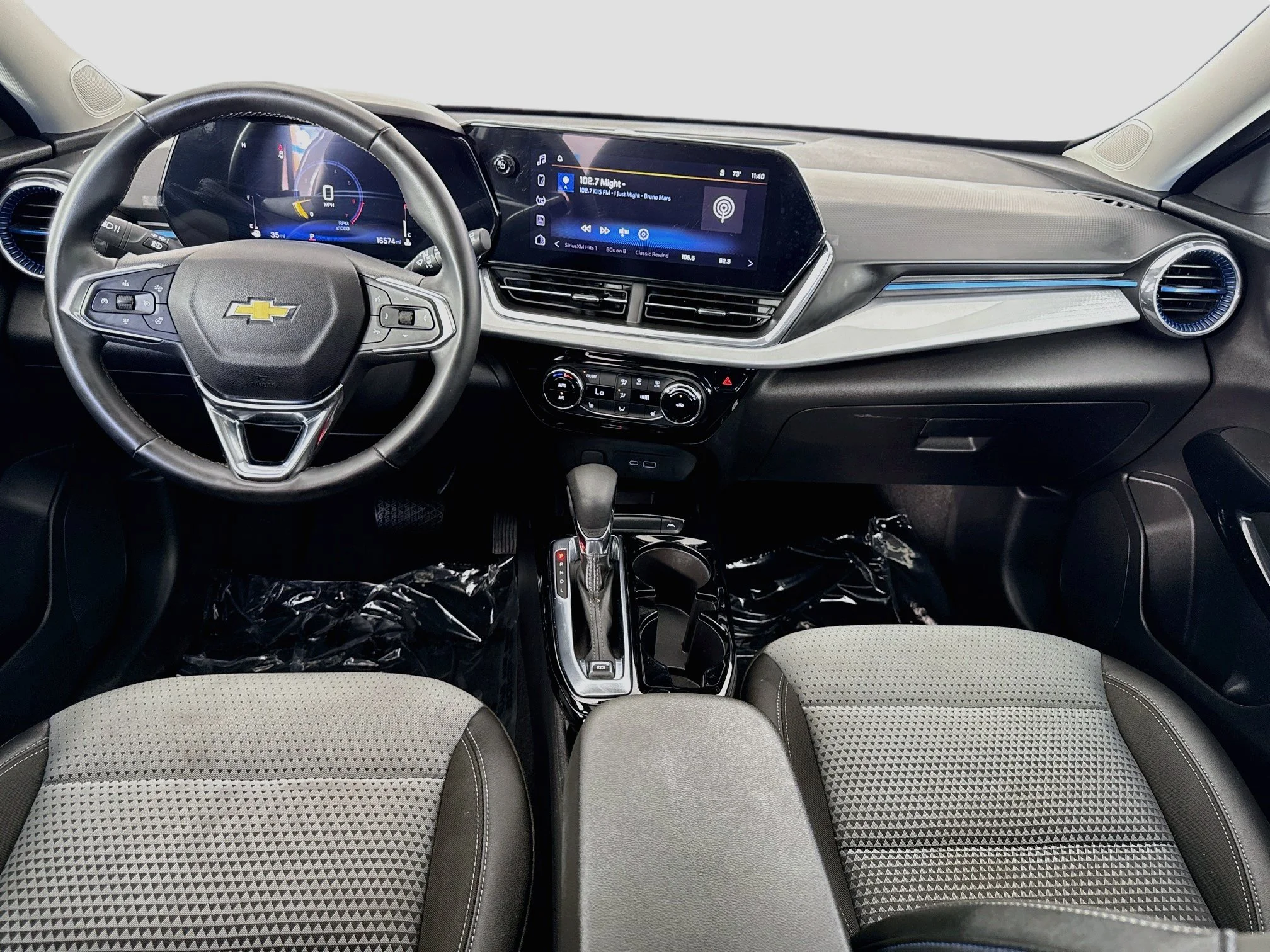 Used 2025 Summit White Chevrolet LT image 26