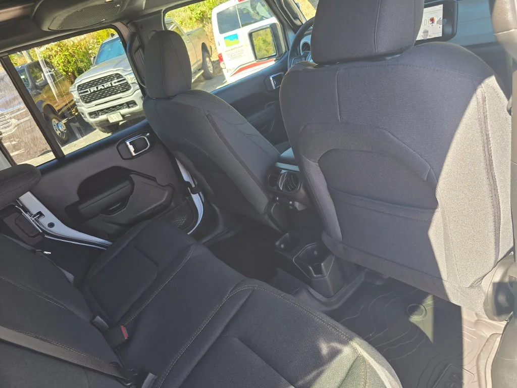 New 2027 White/off-white Jeep Sport S image 26