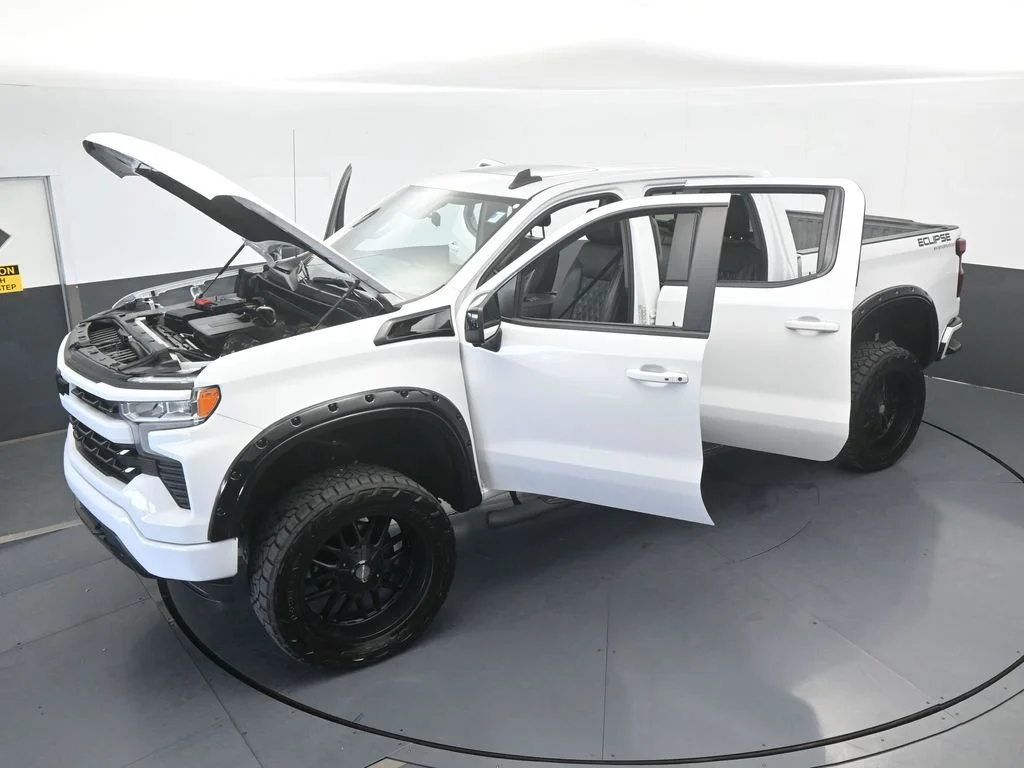 Used 2022 Summit White Chevrolet RST image 70