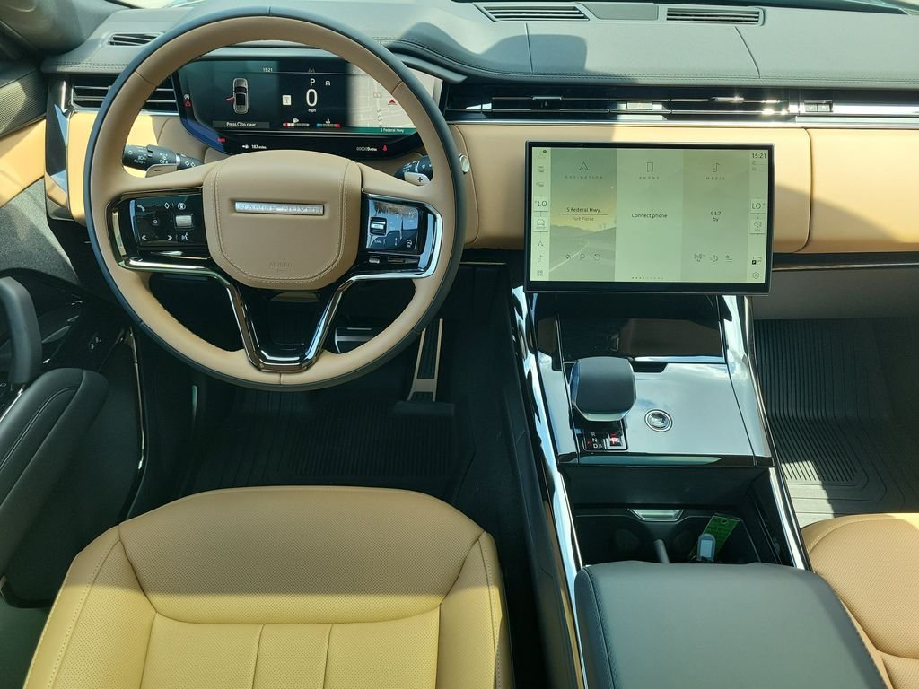 New 2026 Giola Green LAND ROVER Dynamic SE image 18