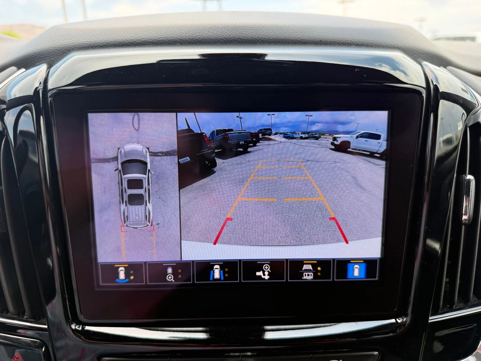 2023 Chevrolet Traverse 1LT - Photo 23