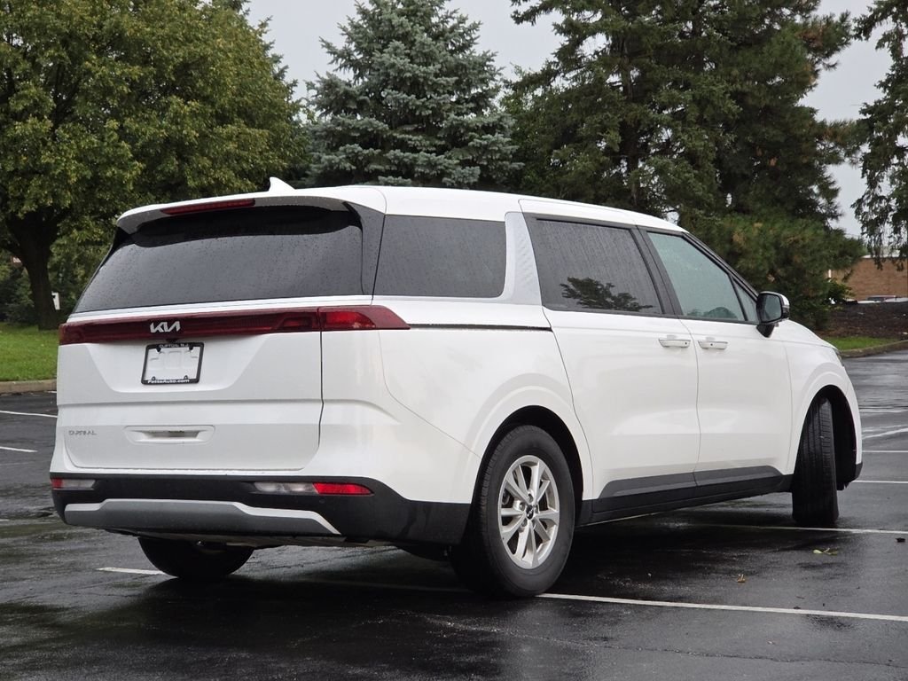 Used 2024 Snow White Pearl Kia LX image 21