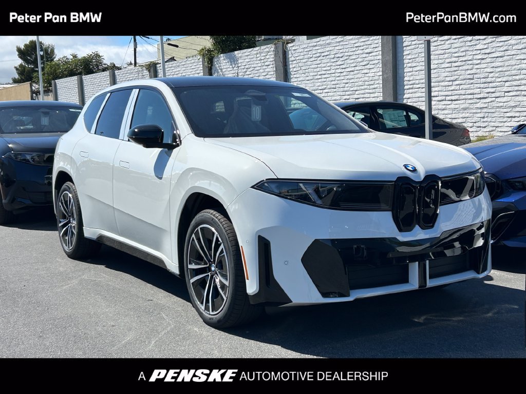 New 2027 Alpine White BMW  image 1