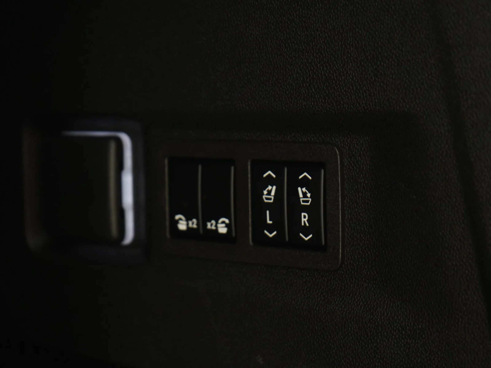 Used 2023 Onyx Black GMC Denali image 18