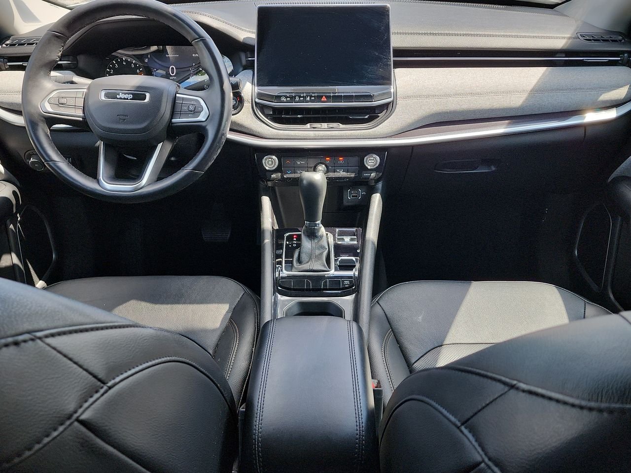 Used 2022 White Jeep Latitude Lux image 20