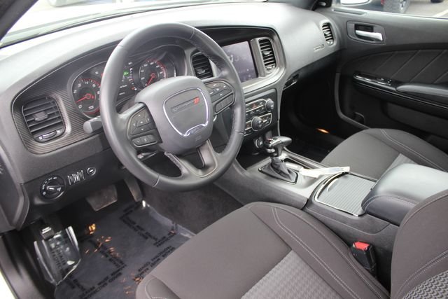 Used 2023 Silver Dodge SXT image 3