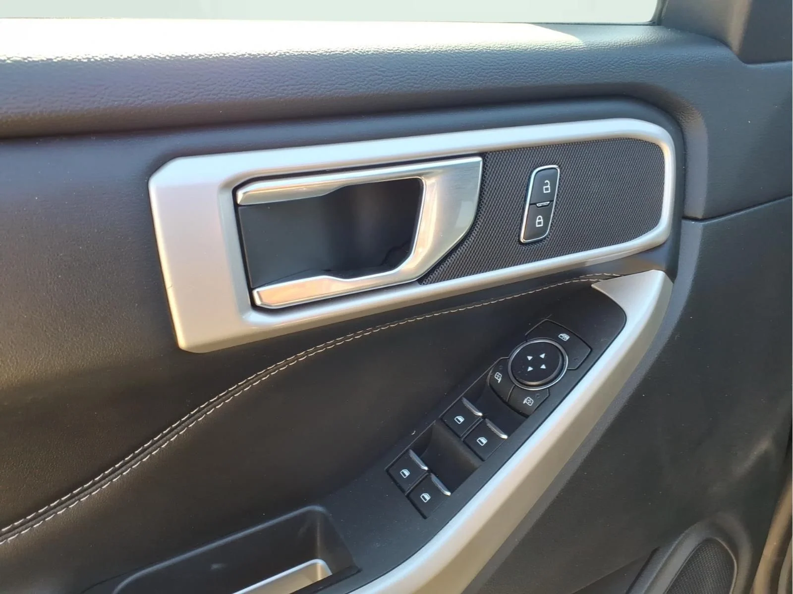 Used 2022 Black Ford XLT image 15