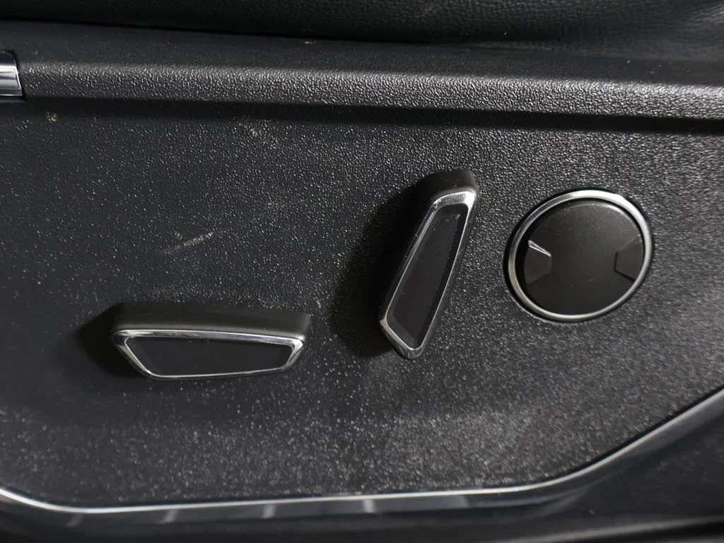 Used 2023 Agate Black Metallic Ford Lariat image 36