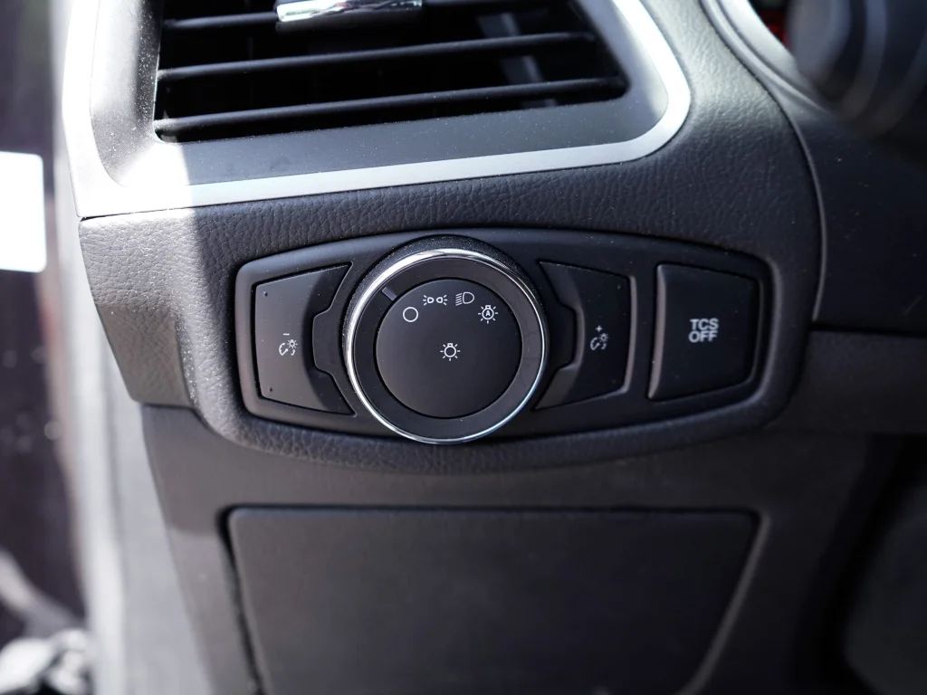 Used 2022 Agate Black Metallic Ford SEL image 20