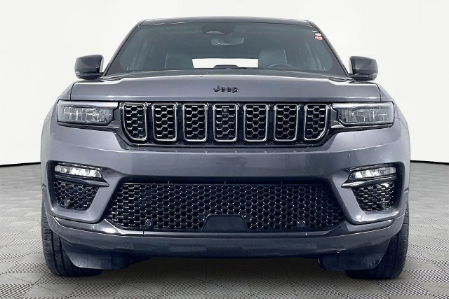 Used 2025 Gray Jeep Summit image 2