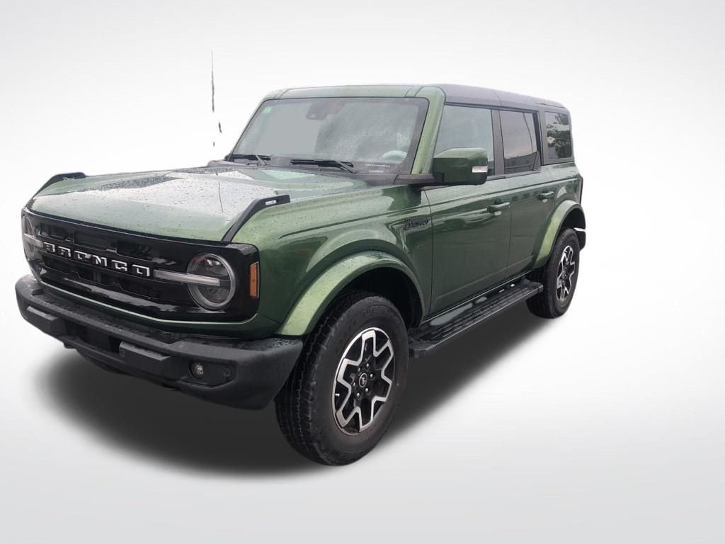 Used 2022 Green Ford Outer Banks image 4
