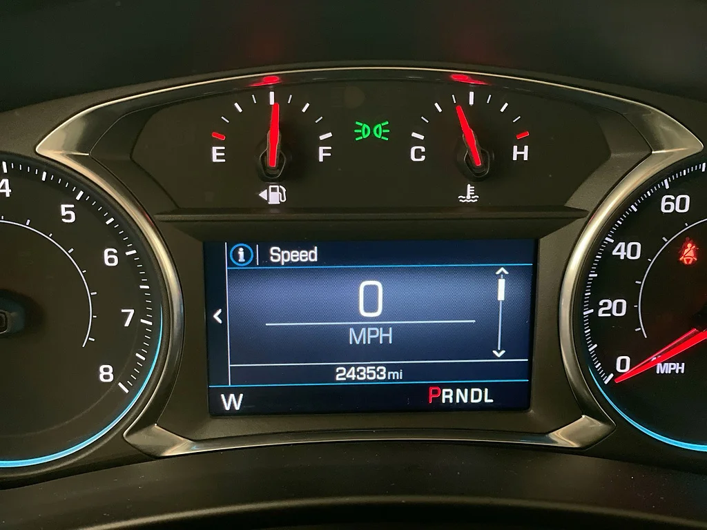 Used 2024 Summit White Chevrolet LT image 12
