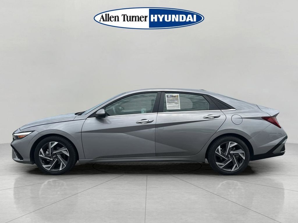 Used 2025 Fluid Metal Hyundai SEL Convenience image 5