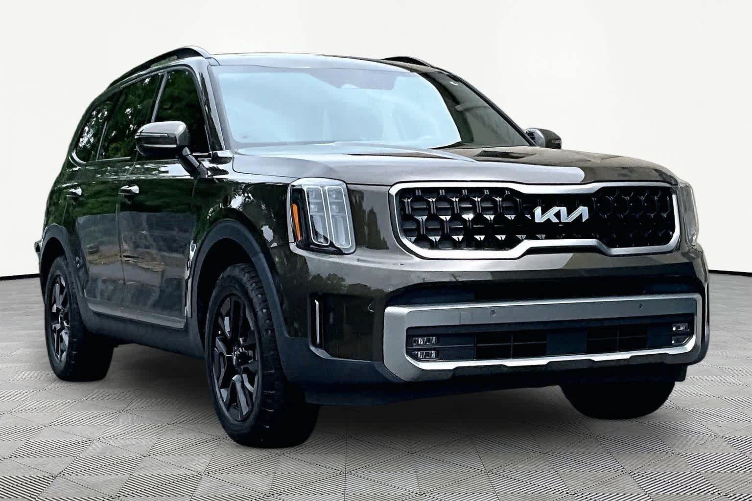 Used 2023 Dark Moss Kia SX X-Pro image 5