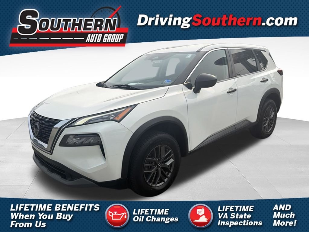 Used 2022 White Nissan S image 1