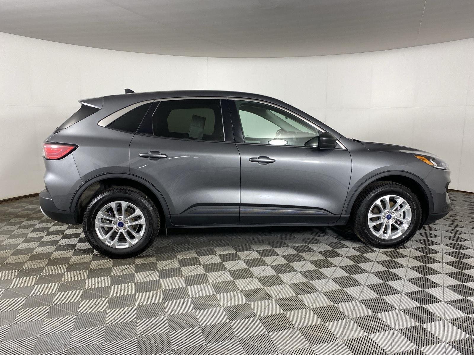 Used 2022 Carbonized Gray Ford SE image 18