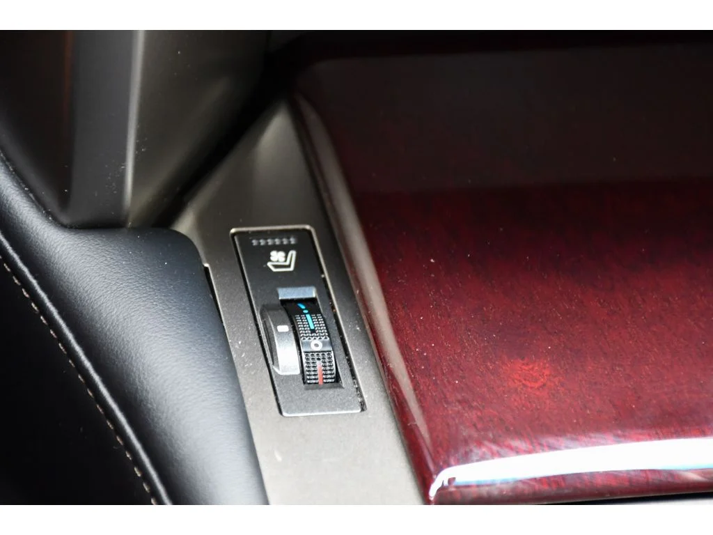 Used 2019 Silver Lining Metallic Lexus Premium image 35