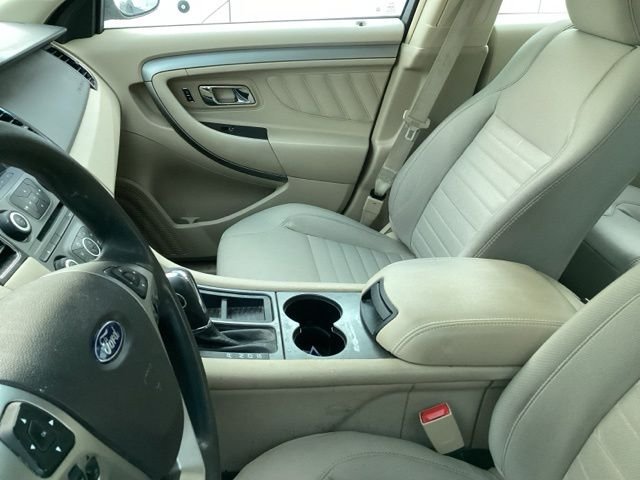 Used 2013 Oxford White Ford SE image 16