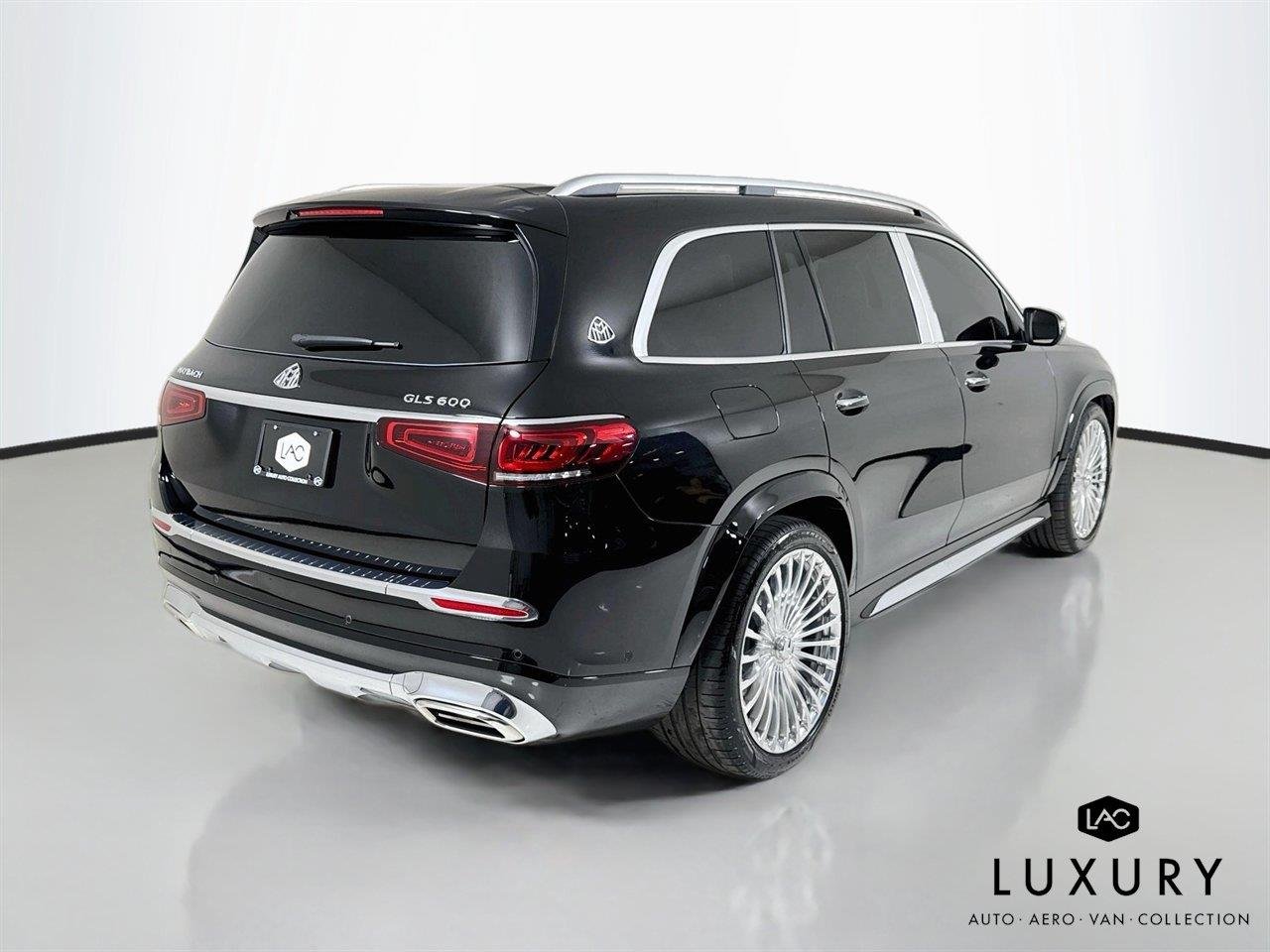 Used 2021 Obsidian Black Metallic Mercedes-Benz Maybach GLS 600 | One Owner | Executive Seating image 6
