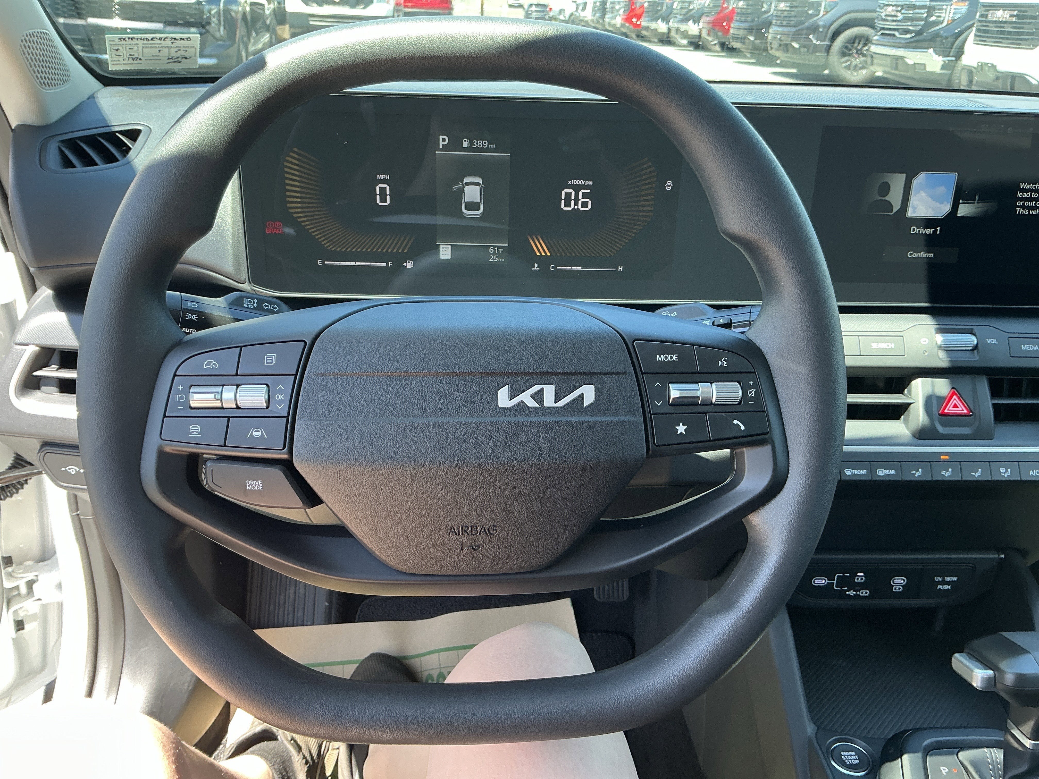 New 2026 Snow White Pearl Kia LXS image 15