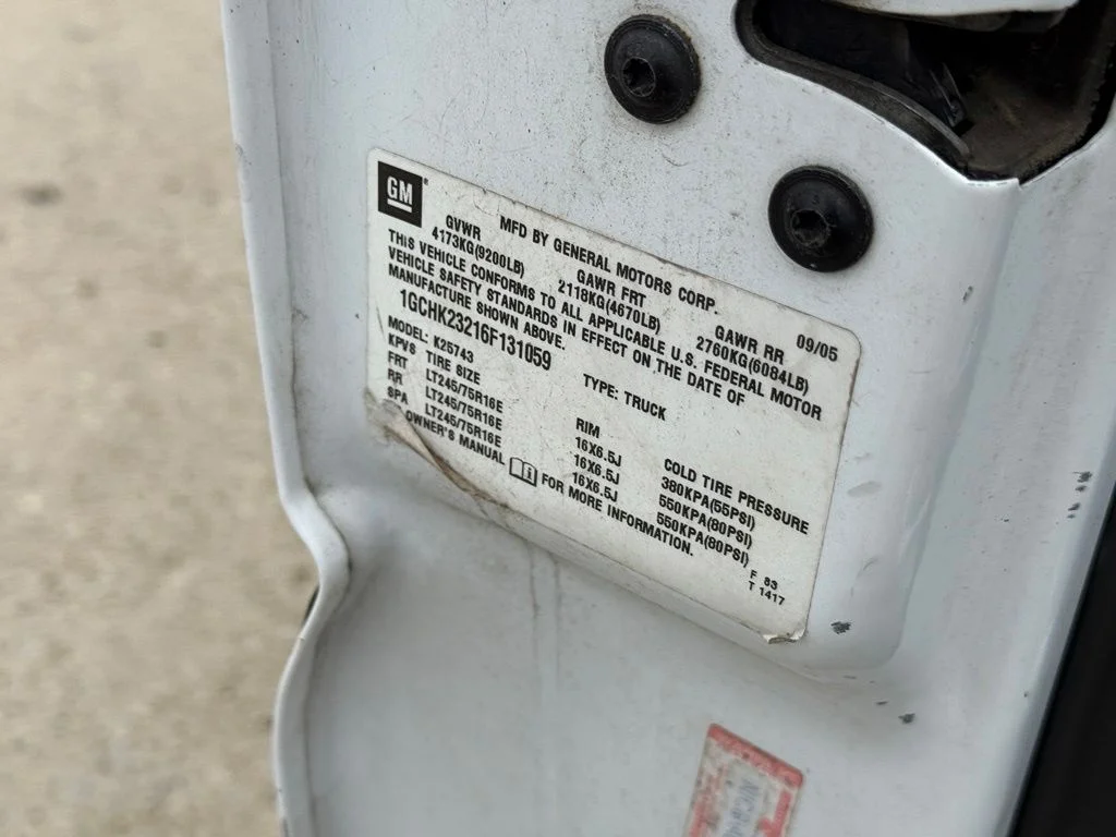 Used 2006 White Chevrolet LT image 11
