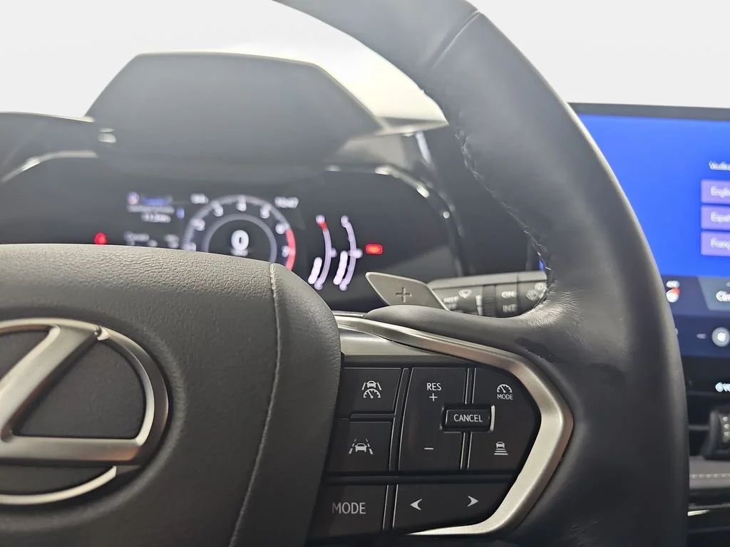 Used 2025 White Lexus 350 Premium image 20