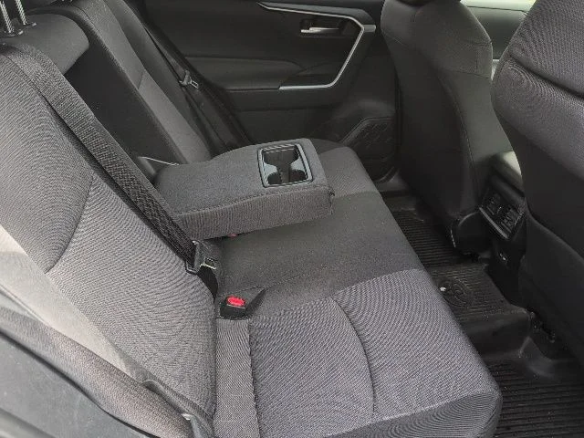 Used 2022 White Toyota XLE image 15