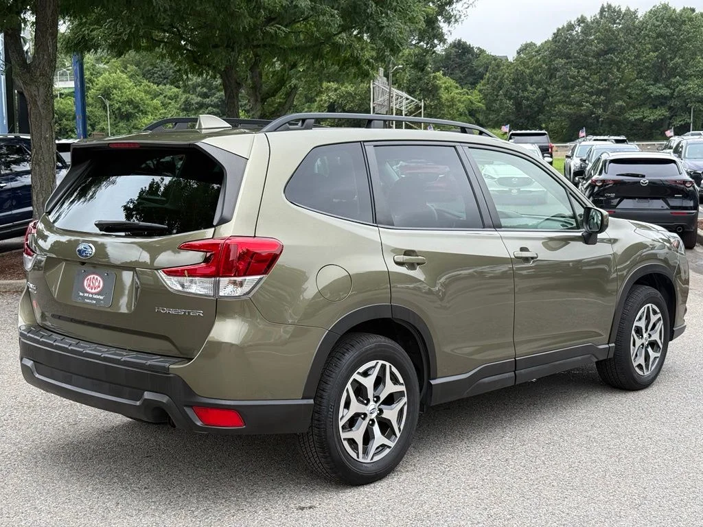 Used 2023 Brown Subaru Premium image 10