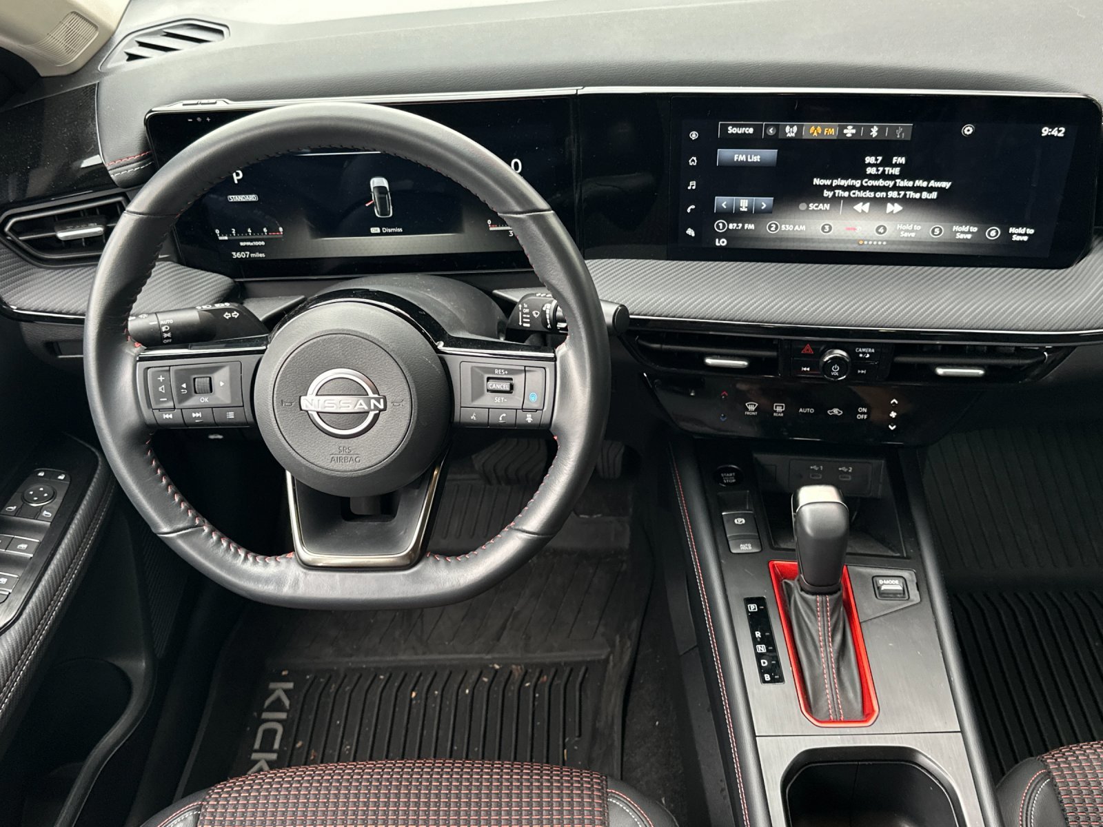 Used 2025 Aspen White/Super Black Nissan SR image 14