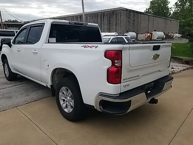 Used 2022 White Chevrolet LT image 16