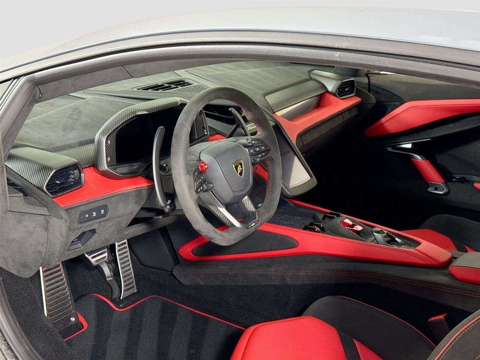 Used 2025 Grigio Telesto Metallic Lamborghini  image 15