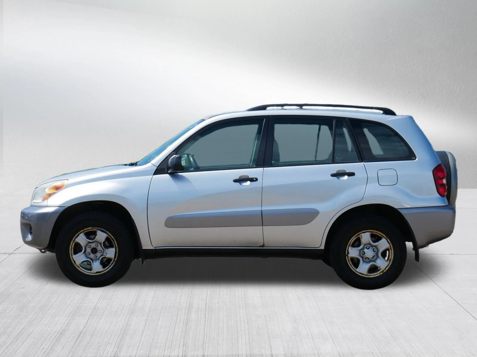 Used 2004 Titanium Metallic Toyota  image 4