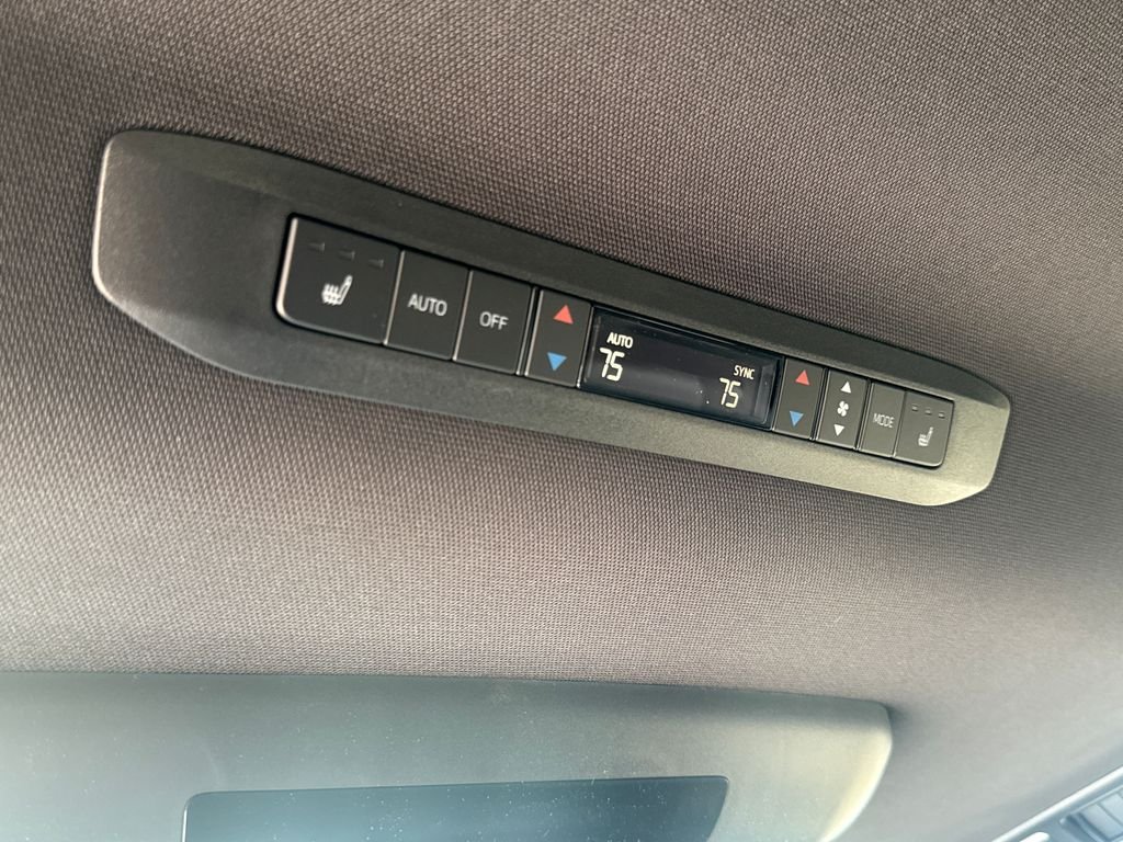 New 2026 Wind Chill Pearl Toyota Platinum image 59