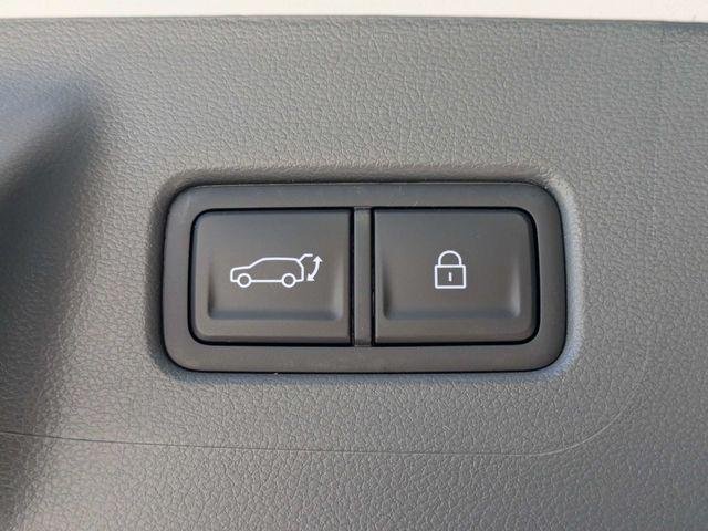 New 2027 Silver Hyundai SEL FWD image 13
