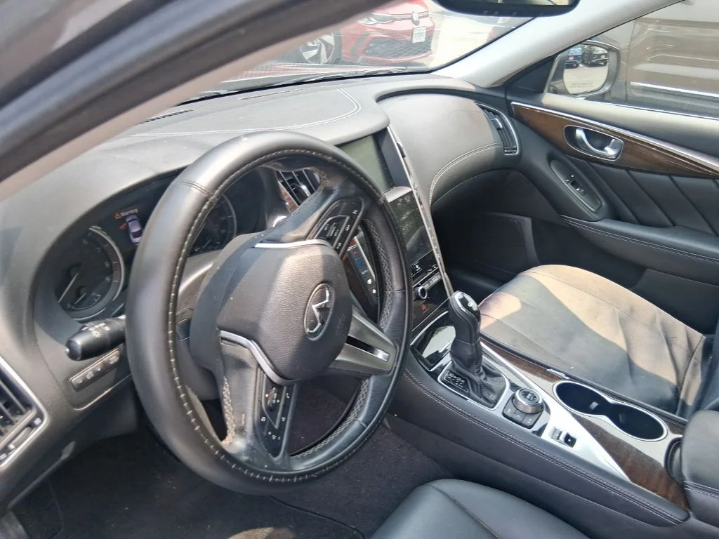 Used 2018 Gray INFINITI 3.0t LUXE image 10