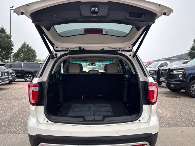 Used 2016  Ford Platinum image 4
