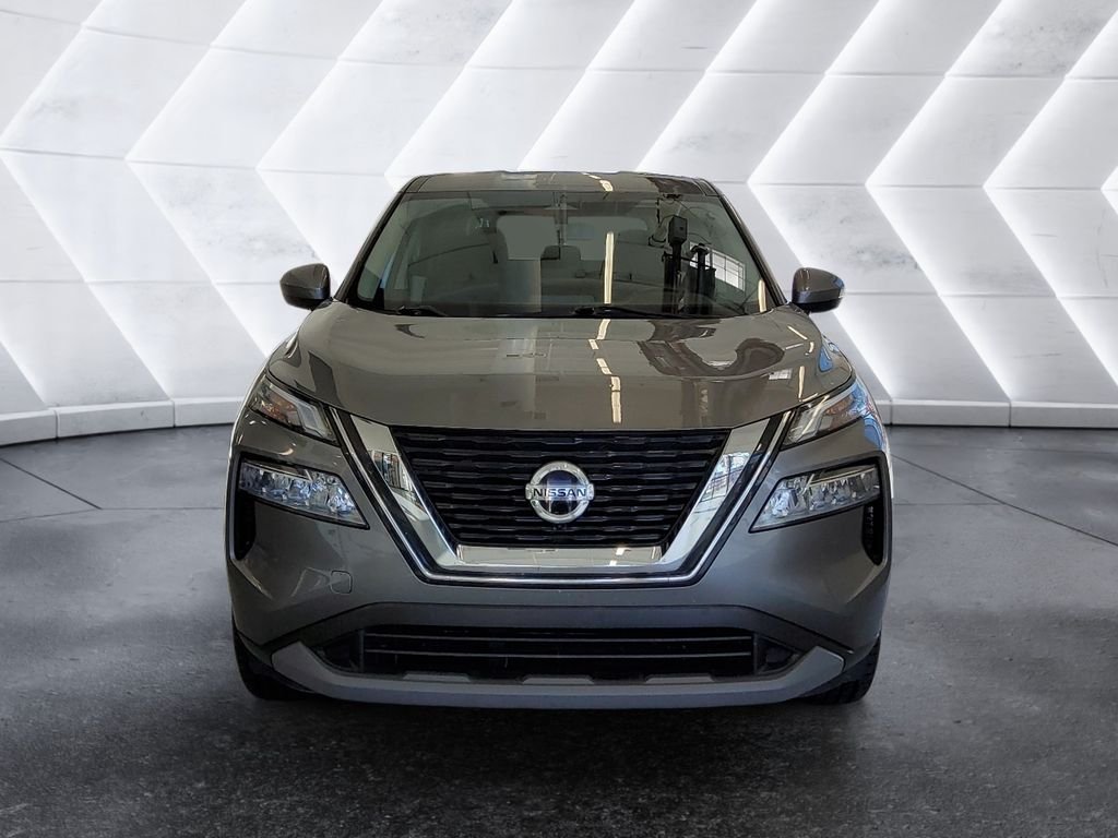 Used 2021 Gray Nissan SV image 2
