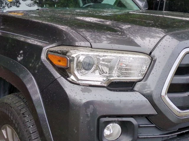 Used 2019 Gray Toyota SR5 image 5