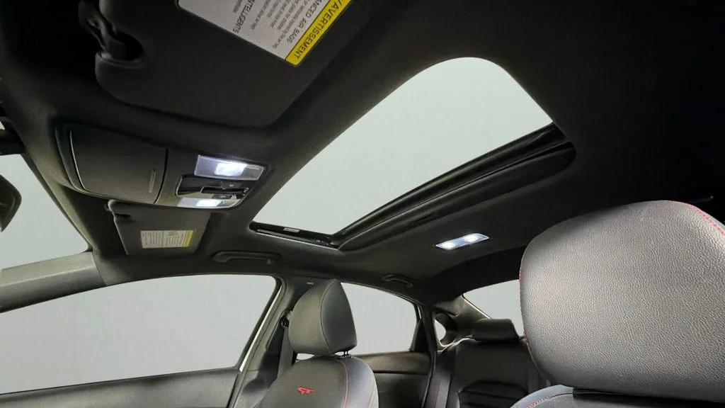 Used 2023 White Kia GT Manual image 25