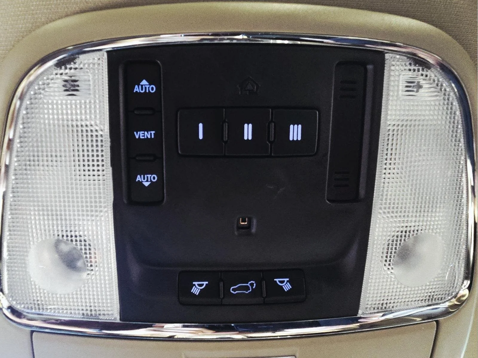 Used 2015 Bright White Clearcoat Jeep Limited image 20