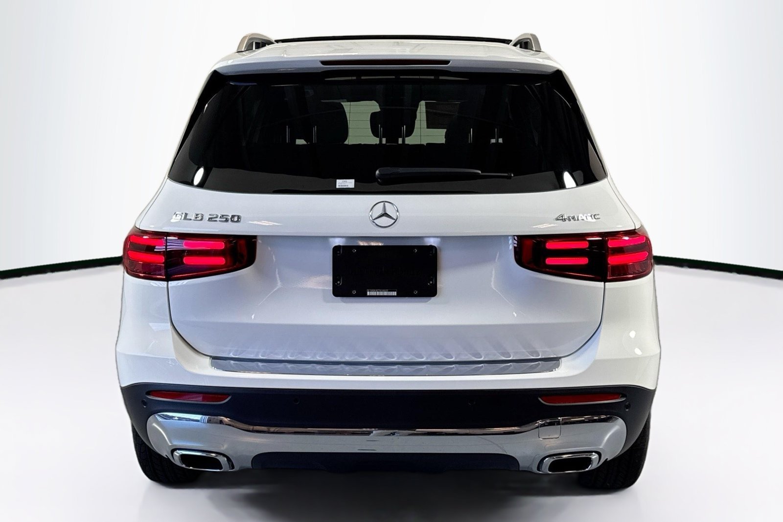 New 2026 Polar White Mercedes-Benz GLB 250 image 6