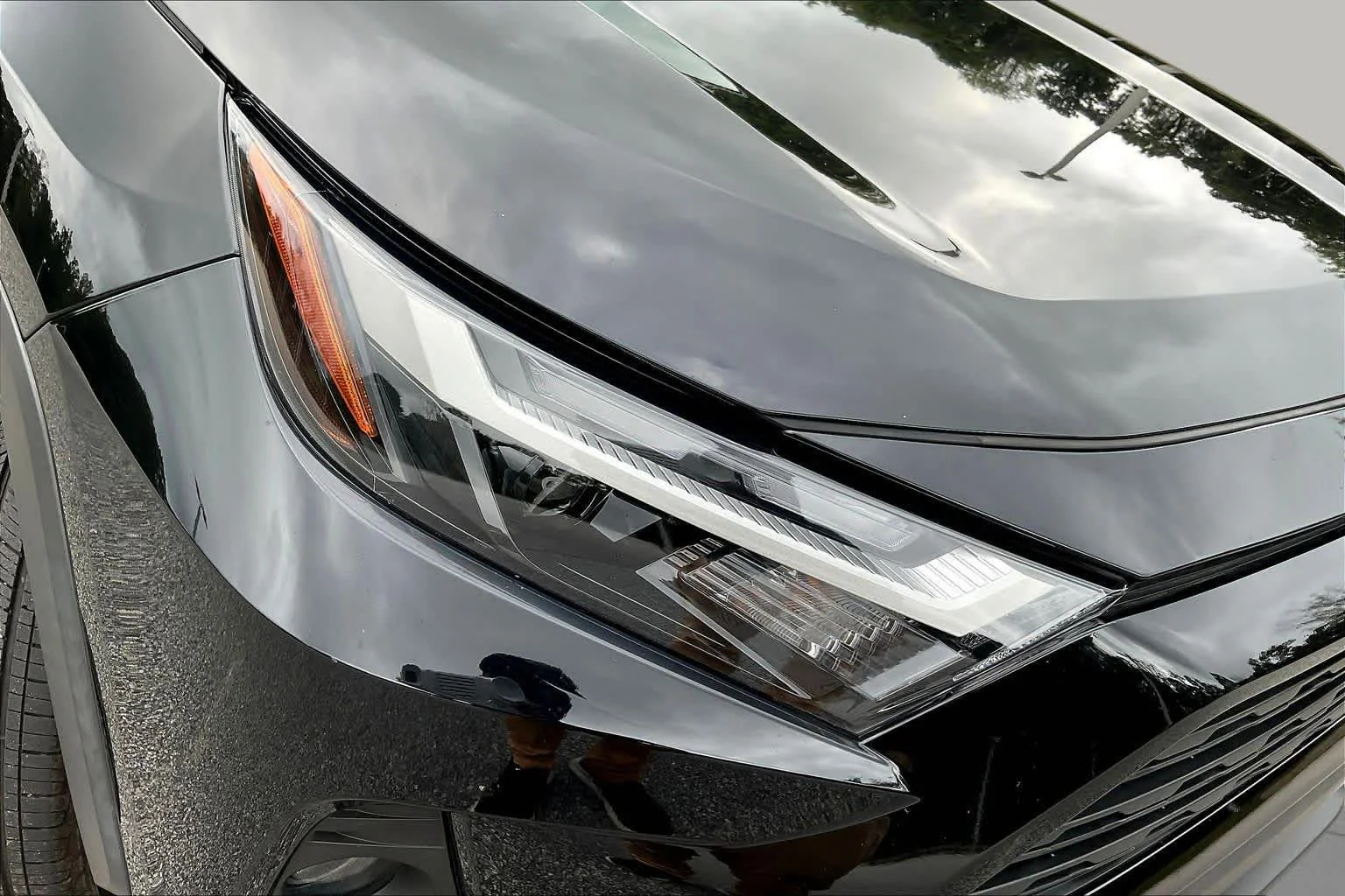 Used 2024 Midnight Black Metallic Toyota XLE image 27