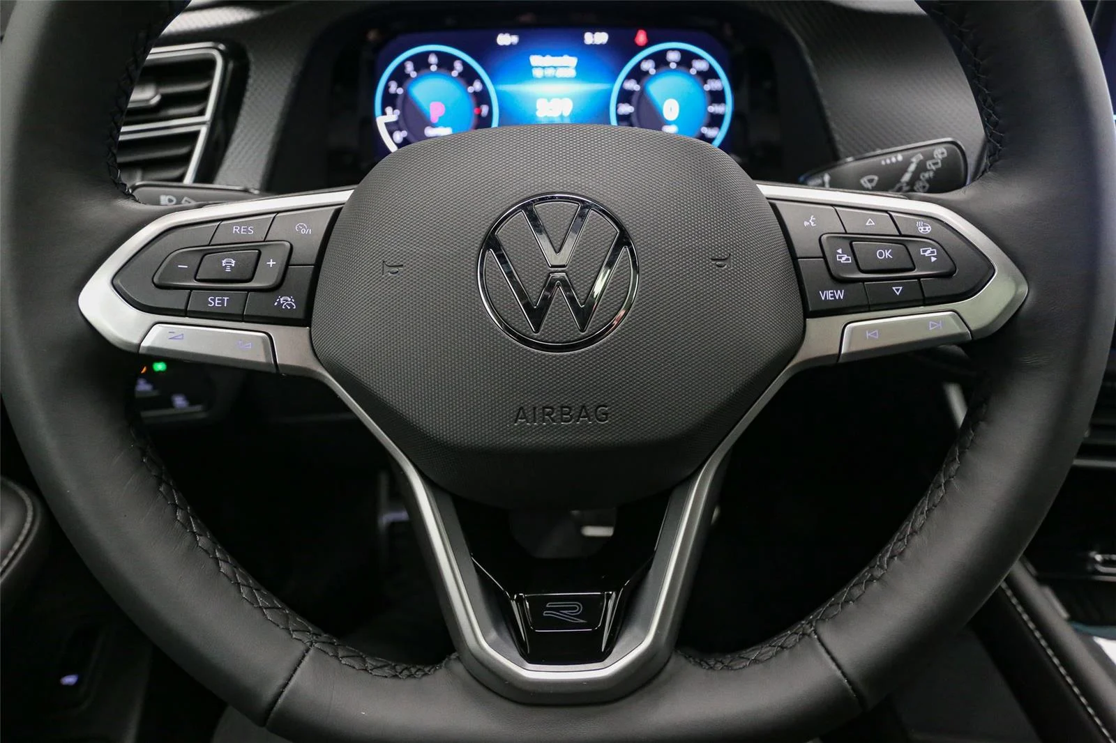 New 2026 Deep Black Pearl Volkswagen 2.0T SEL R-Line Black image 22