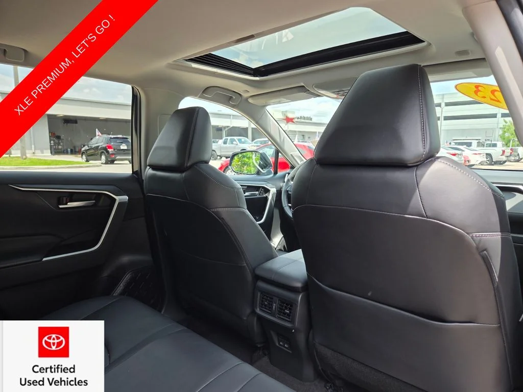 Certified Used 2023  Toyota XLE Premium image 16